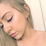 Ashley Harley - @glowyskingirly - Instagram