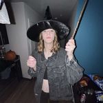 ashley :) - @ashley.hon - Instagram