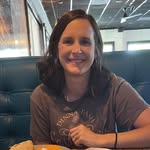 Ashley Mauldin - @ashleysbookishlife - Instagram