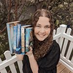 Ashley Sills | Writer + Bookstagrammer - @ashleysillswrites - Instagram