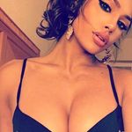 Ashley Sinclair - @clubedasloiras - Instagram