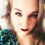 Ashley Squires - @ashley.squires.961 - Instagram