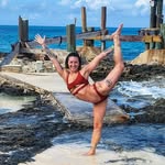 Ashley Gordon - @yoga.avg - Instagram