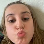 Aubrey hands - @aubreys_adventuress - Instagram