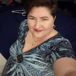 Lori Schambura - @auntlorilovesherfamily - Instagram