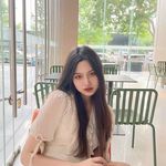 Aurora - @auroralovesmilk - Instagram
