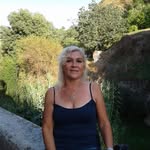 Aurora Wills - @aurorawills - Instagram
