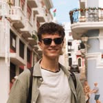 Austin Bradley - @austingelinas - Instagram
