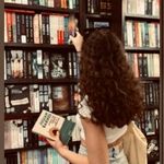 ava - @ava.reads_ - Instagram