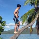 Avery Flores - @avryflores - Instagram