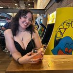 Avery Keene - @peachyyykeene - Instagram