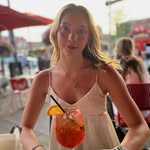 Ave - @avery.deroche - Instagram