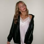 ave - @averyrockhold - Instagram