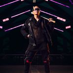 Avery Wong - Facebook