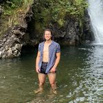 Avery Wong - @vaeyr - Instagram