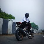 Avi Ray - @the_18tf_lover - Instagram