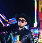 Axel Scott - Facebook