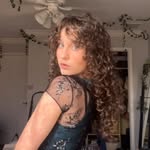 @melayna.e.young - Instagram