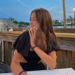 @baileybarns3 - Instagram