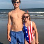 Bailey McGowan - @bailey_the_bee - Instagram
