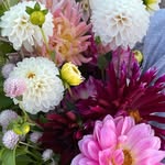 Barbara Burks - @honeyb.bouquets - Instagram