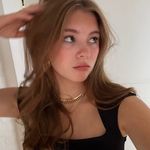b - @barbara._kiss_ - Instagram