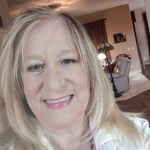 Barbara Lindquist - @blue66050 - Instagram