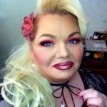 Susan Barlow-Smith - @susieqhearts23 - Instagram