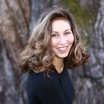 Kelli Barnett Smith - @hypnotic_yoga_flow - Instagram