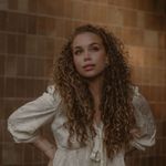 BEATRICE CALVERT - @beatricecalvert - Instagram
