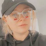 Becca Ball - @reb_cosette - Instagram