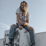 Rebecca Ball - @becca_ball - Instagram