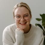 Becca - graphic designer - @beccajoy.design - Instagram