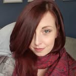 Becca Watts - @bexhidesinbooks - Instagram