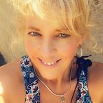 Rebecca Watts - @beccawatts46 - Instagram