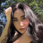 𝐑𝐨𝐰𝐞 - @beckybird - Instagram