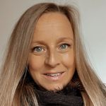 Becky Bowers - @beckyb2202 - Instagram