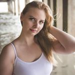 Becky Chester - @dovefeatherphoto - Instagram