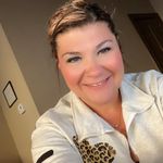 Becky Lyons - @beckylyons24 - Instagram