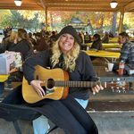 Becky McDowell - @beckyishappyandfree - Instagram