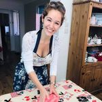 Becky Rowe - @squeckly - Instagram