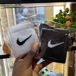 Becky Ruth - @gt_sneakers_hub - Instagram