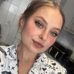 Rebecca Wallis - @becky_wallis19 - Instagram