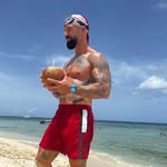 Bee D. - @bee_deville - Instagram