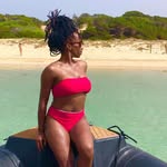 Bee Henry - @bee.henry.98 - Instagram