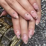 Bee V. Kue - @queenbee_nail2022 - Instagram