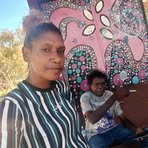 Bee Lee - Facebook