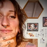 Flo | Tatoueuse sketching graphique - @beemoon.tattoo - Instagram