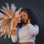 Bee Moore - @beemoore_ - Instagram