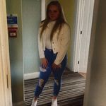 Bee powell - @beepowell7 - Instagram